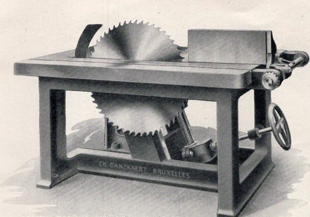 Eine Standardsägebank aus einem Katalog von Woodworking Machinery Ltd von Danckaert aus dem Jahr 1920 (Mildred Cookson Collection)