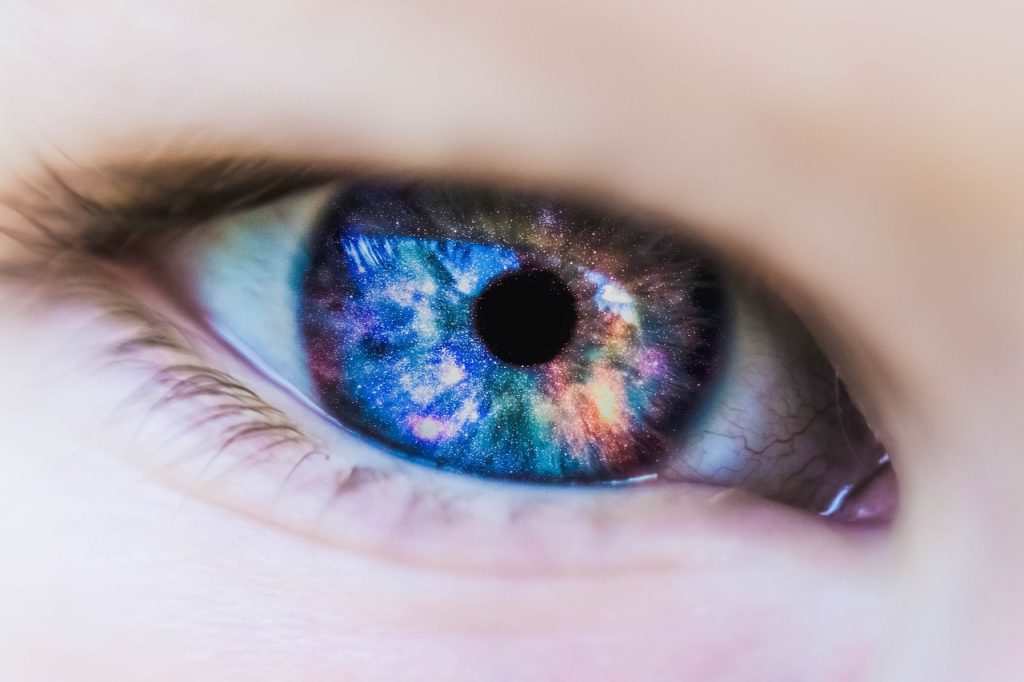 Irisierende Farblinse