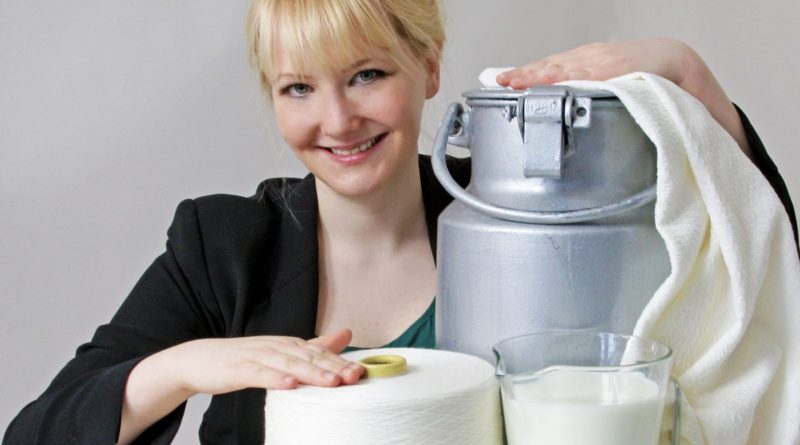 Dr. Anke Domaske präsentiert ihre Bio-Faser aus saurer Milch